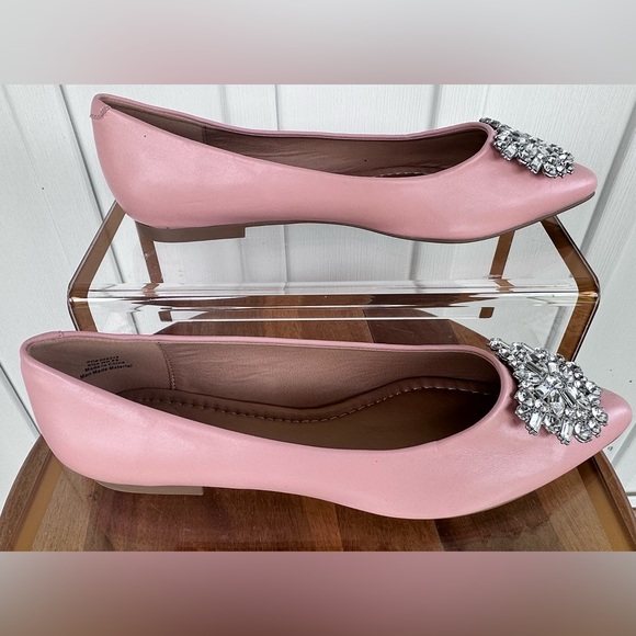 Journee Renzo flats romantic pink, size 9. marked as 8.5, it is closer to a 9. - Picture 2 of 7